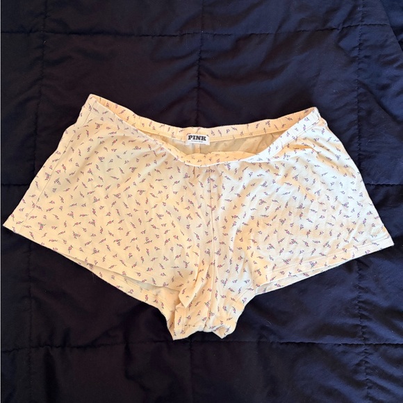 Victoria's Secret Other - Victoria's Secret Cream Patterned Sleep Shorts